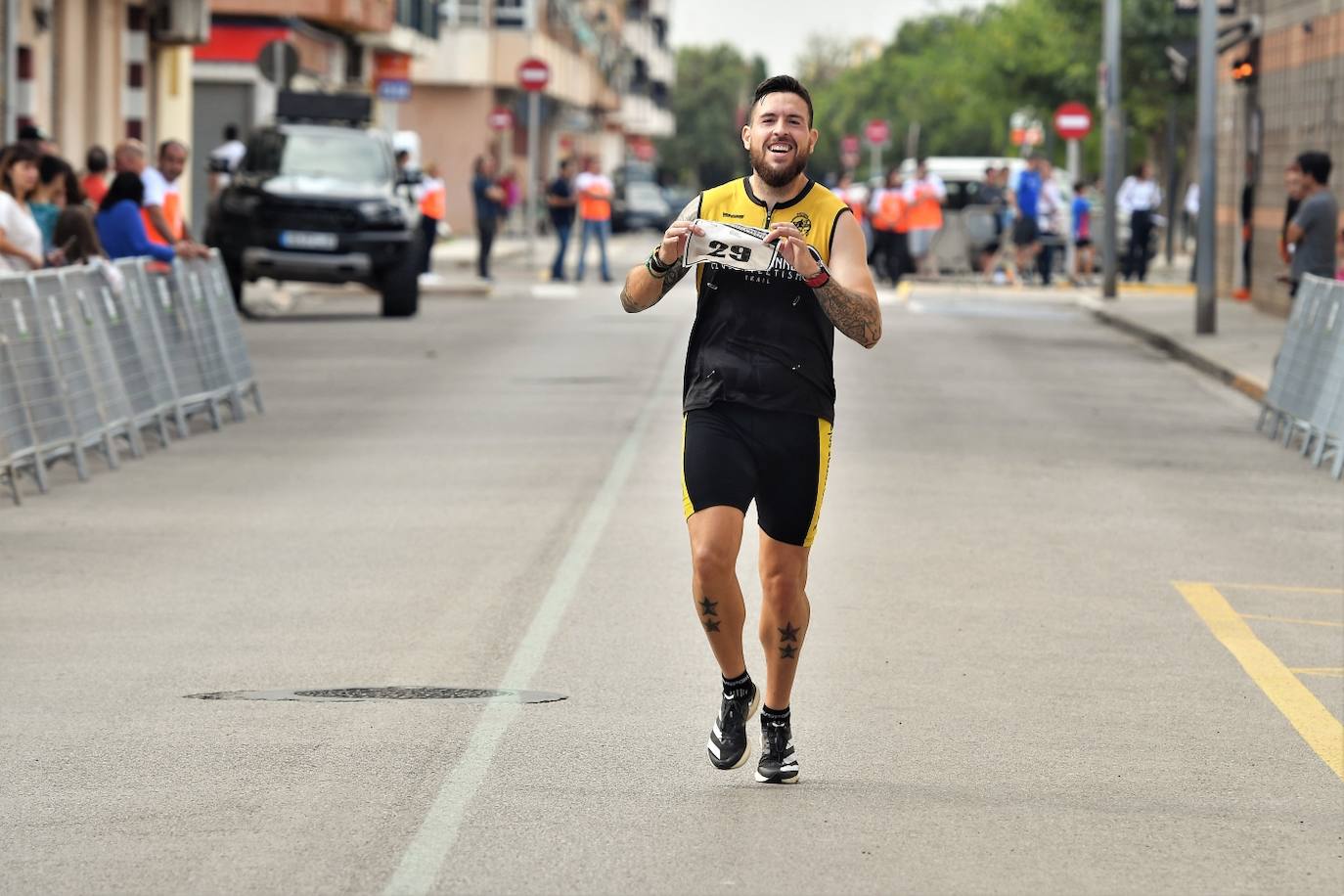 Los corredores en la 10K de Massamagrell.