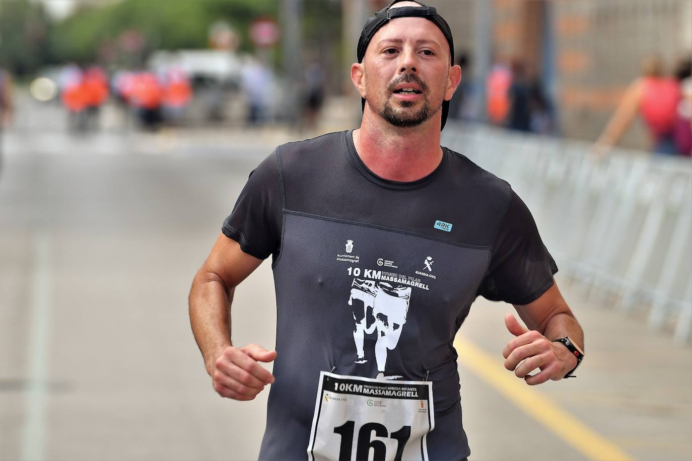 Los corredores en la 10K de Massamagrell.
