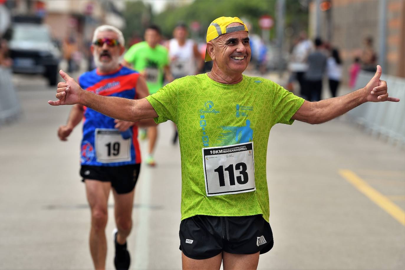 Los corredores en la 10K de Massamagrell.