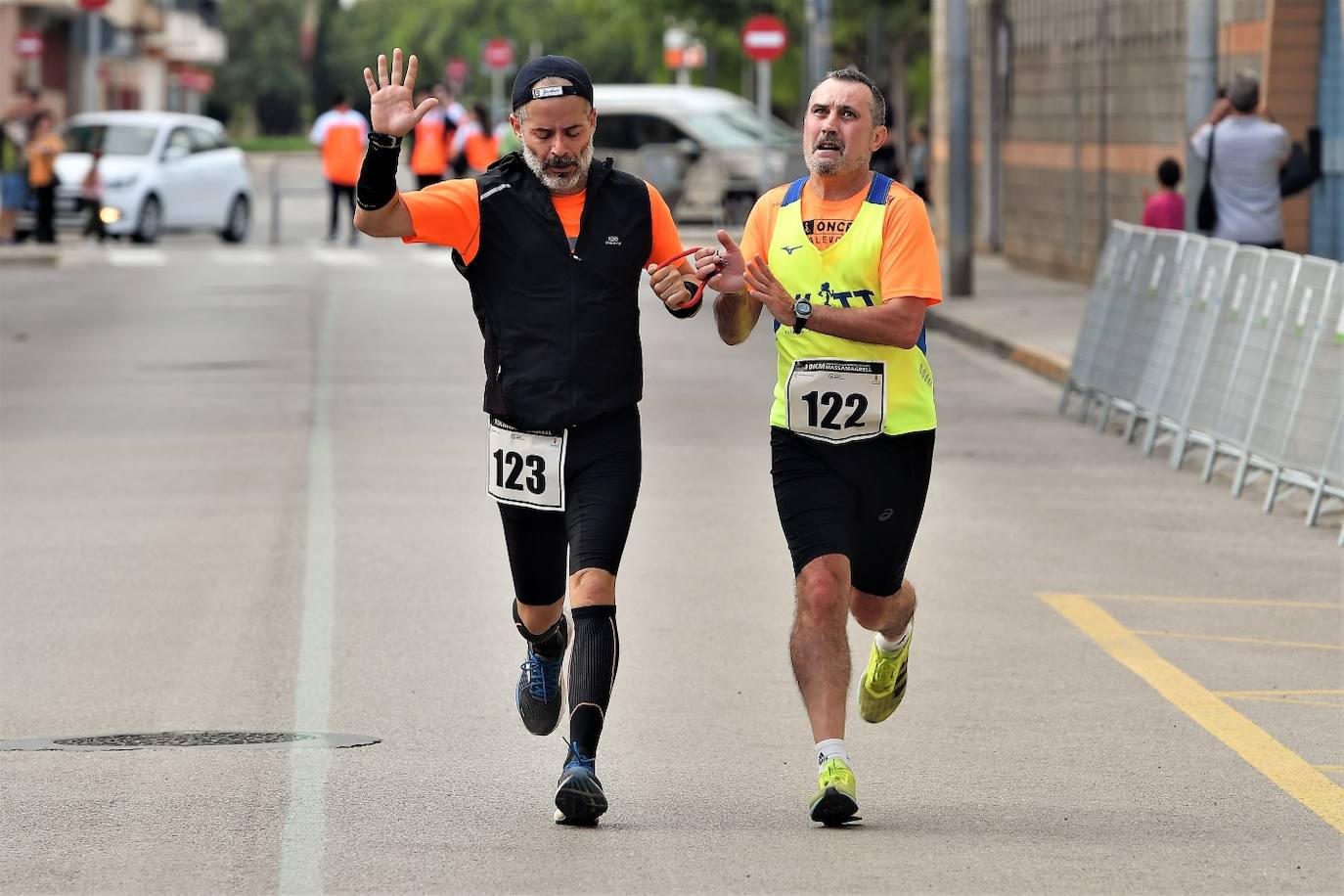 Los corredores en la 10K de Massamagrell.