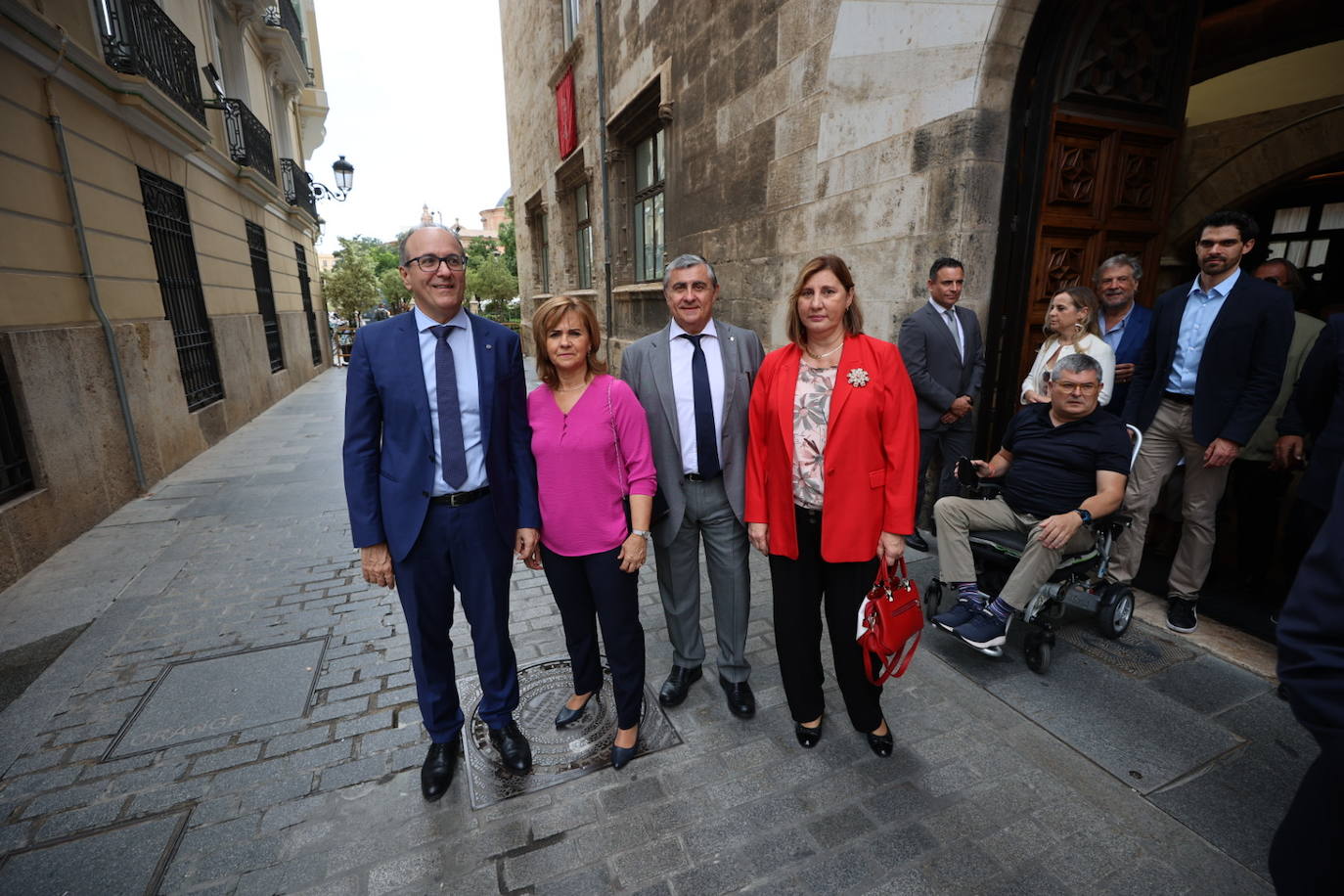 Los invitados pertenecen a diferentes ámbitos de la sociedad valenciana. 