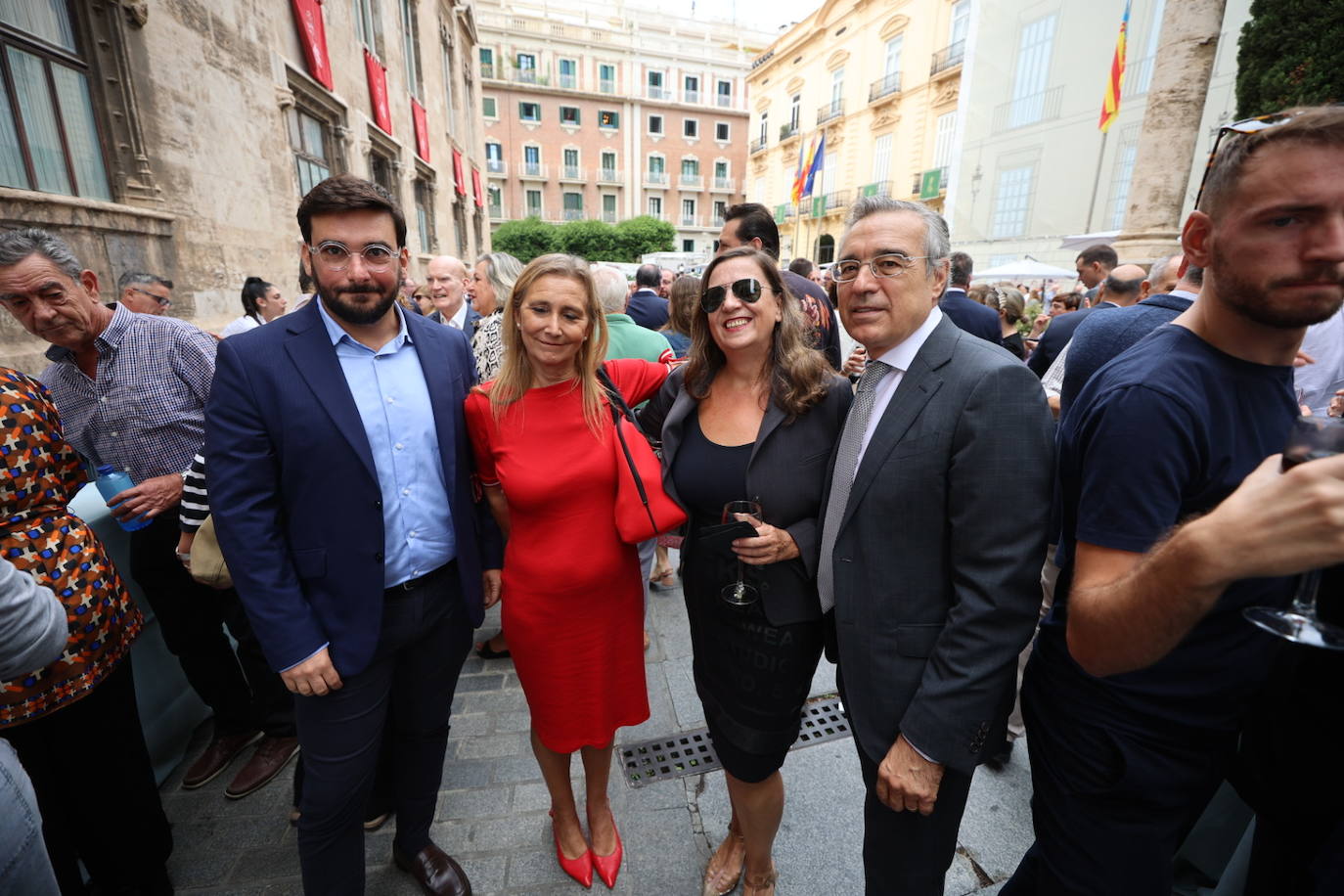 Los invitados pertenecen a diferentes ámbitos de la sociedad valenciana. 