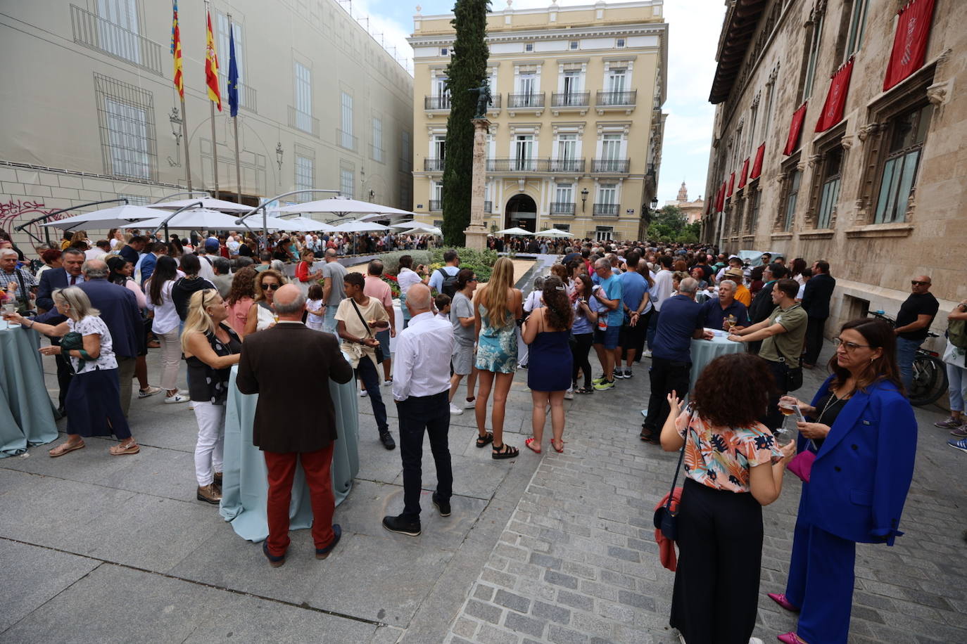 Los invitados pertenecen a diferentes ámbitos de la sociedad valenciana. 