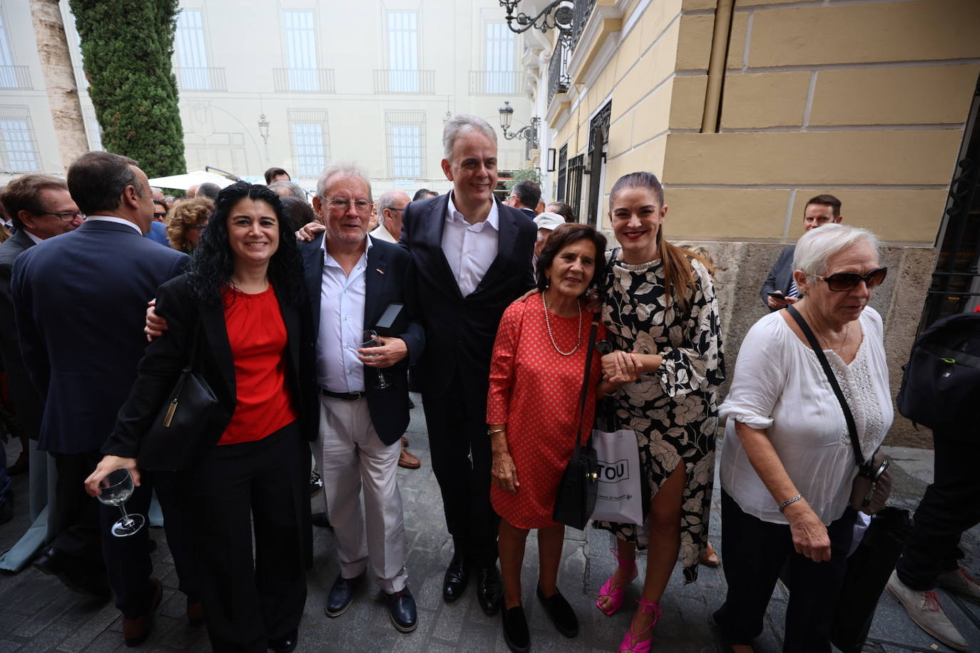 Los invitados pertenecen a diferentes ámbitos de la sociedad valenciana. 