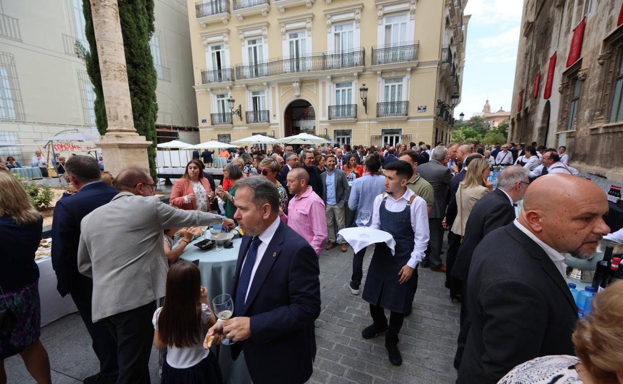 Invitados en el cóctel de la Generalitat Valenciana.