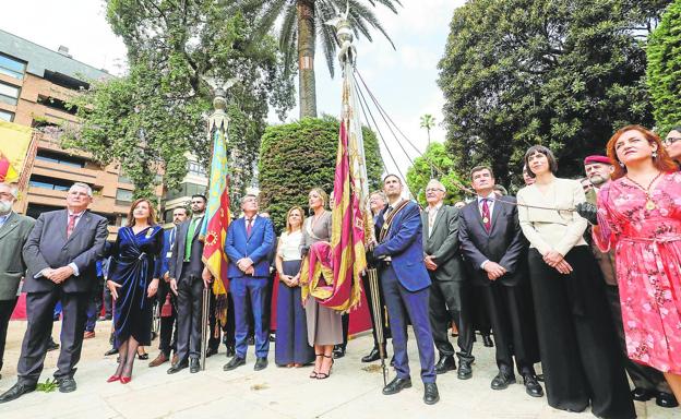 Miembros de las instituciones en el Parterre.