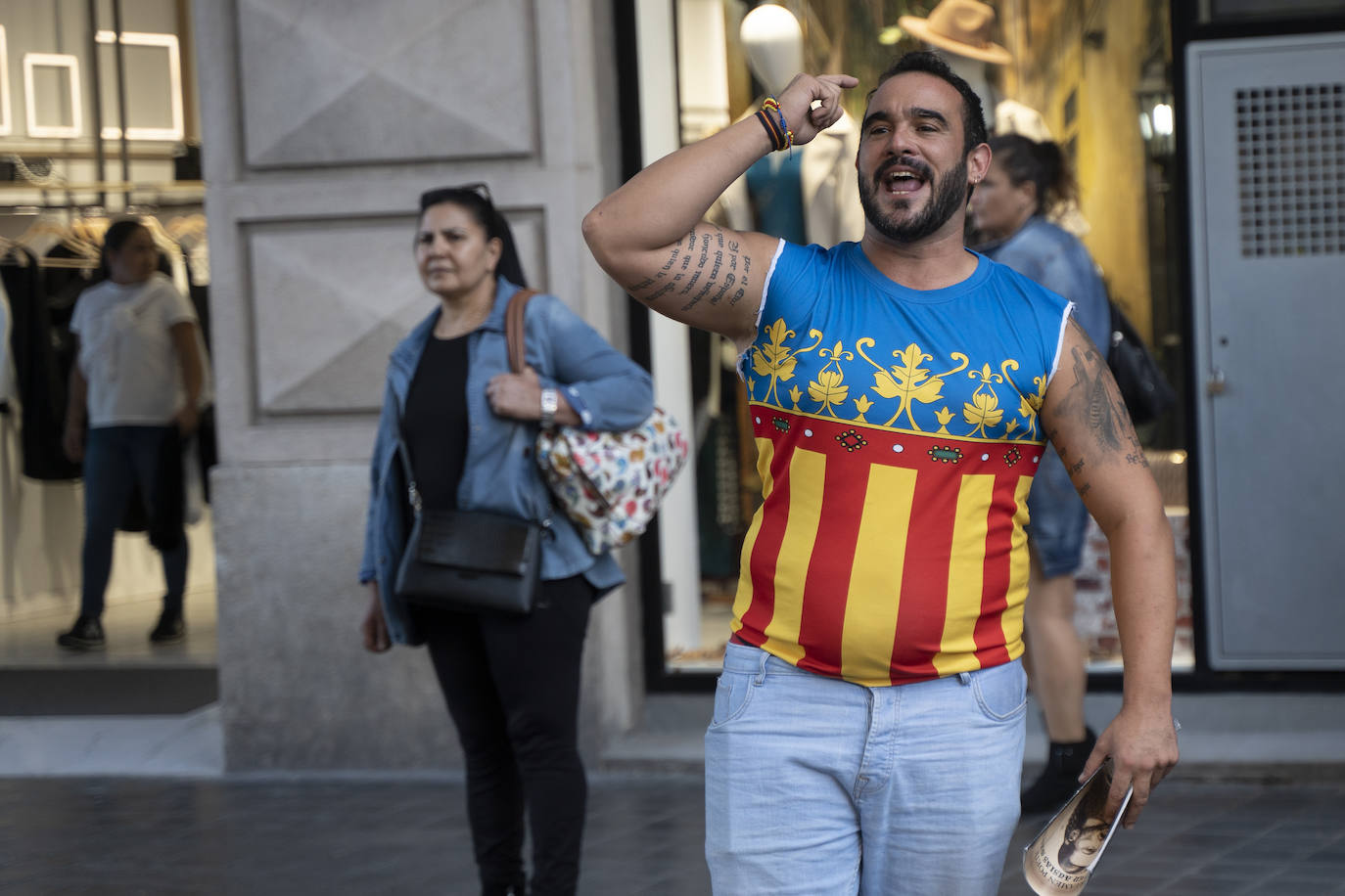 Fotos: Manifestaciones en Valencia por el 9 d&#039;Octubre 2022