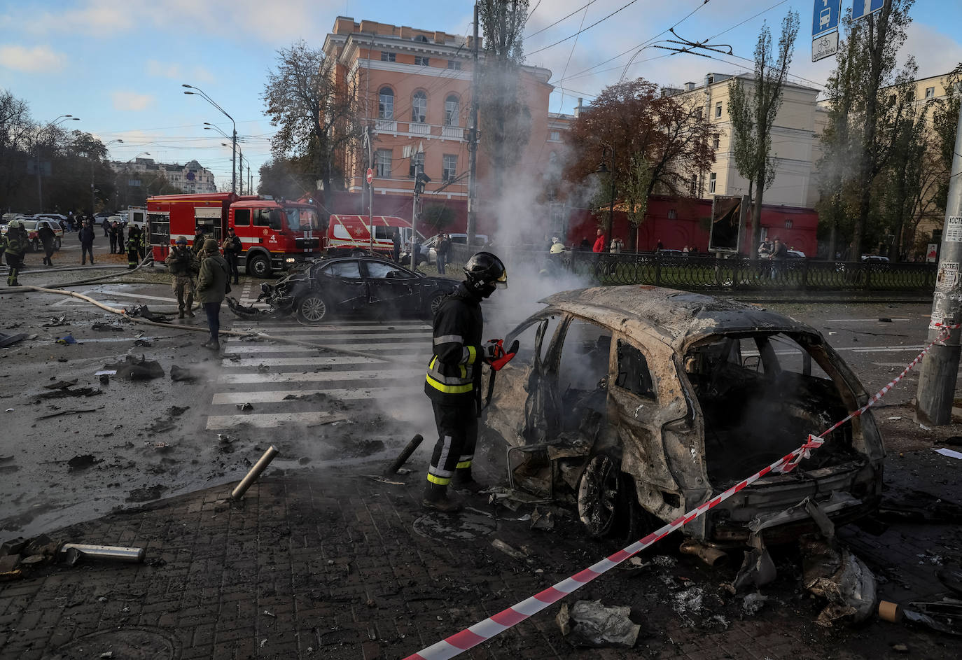 Fotos: Rusia ataca el centro de Kiev en el primer bombardeo sobre la capital desde hace meses