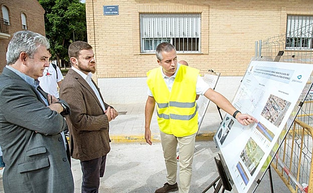 Imagen principal - La visita a las obras. 