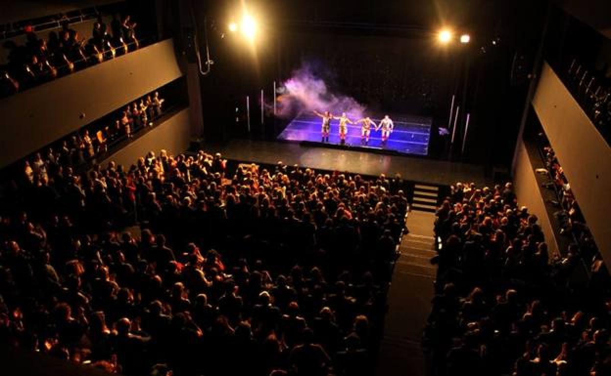 El interior de la sala teatral de la Rambleta .