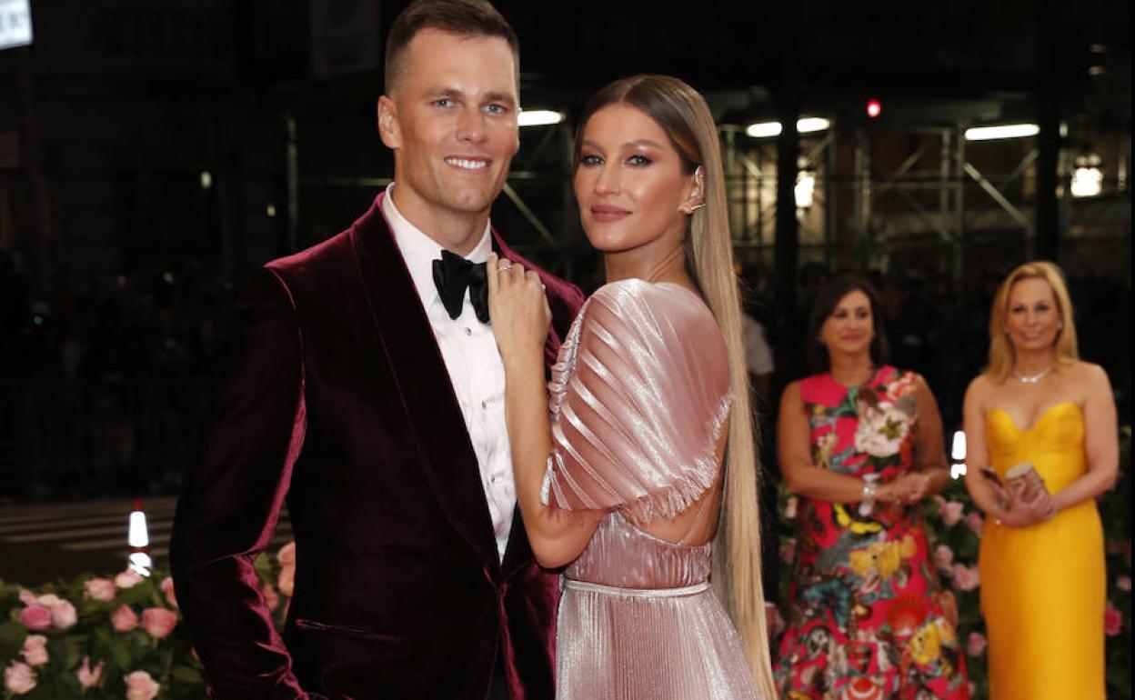 Tom Brady y Gisele Bündchen. juntos en una gala promocional.