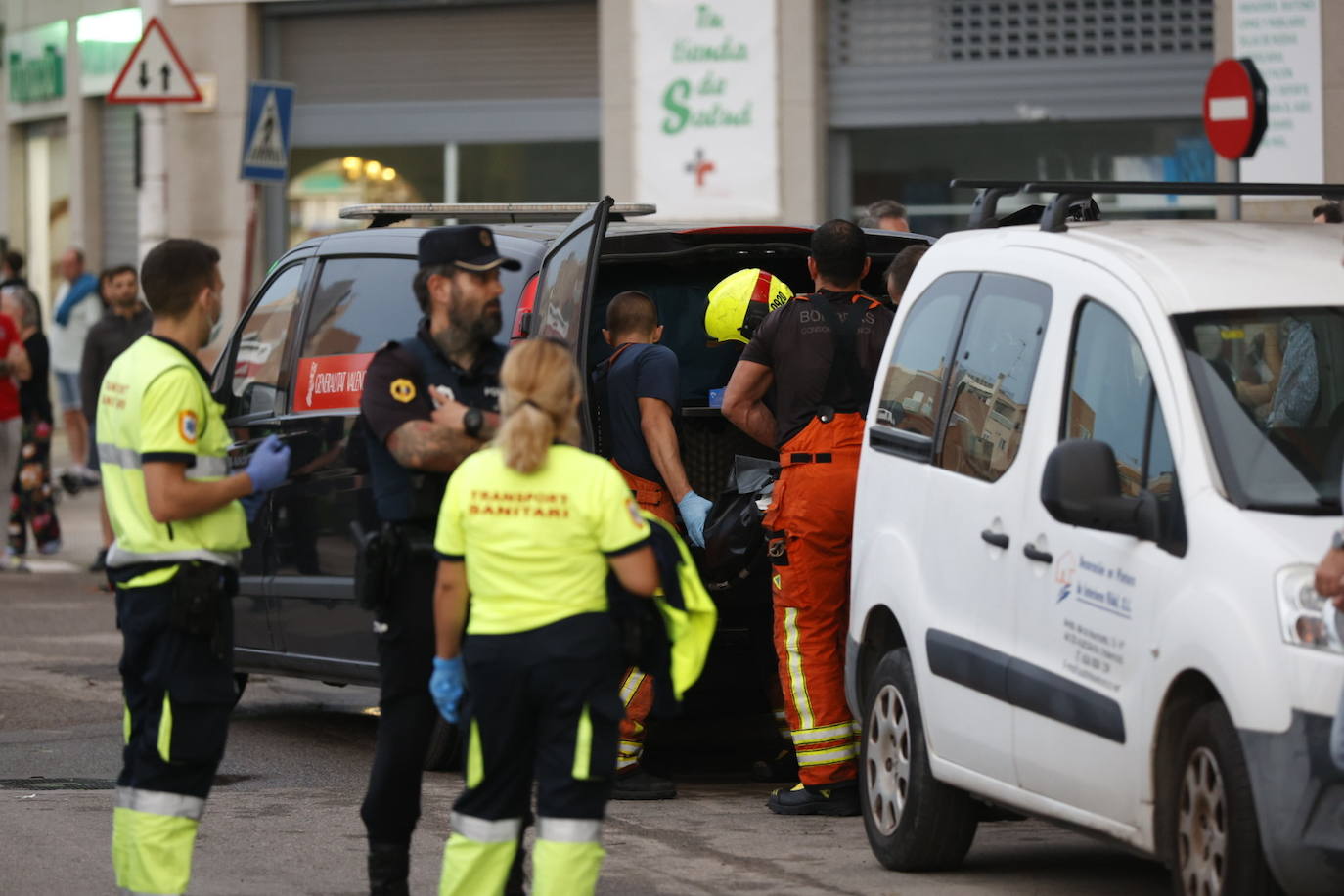 Fotos: Incendio en un garaje en Alboraya (16/10/2022)