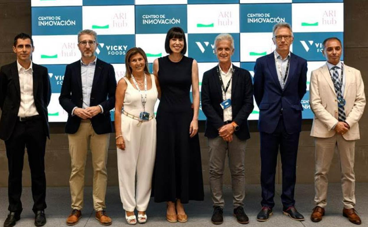 Arcadi España, Diana Morant y Rafa Juan, entre otros en la presentación de la iniciativa. 