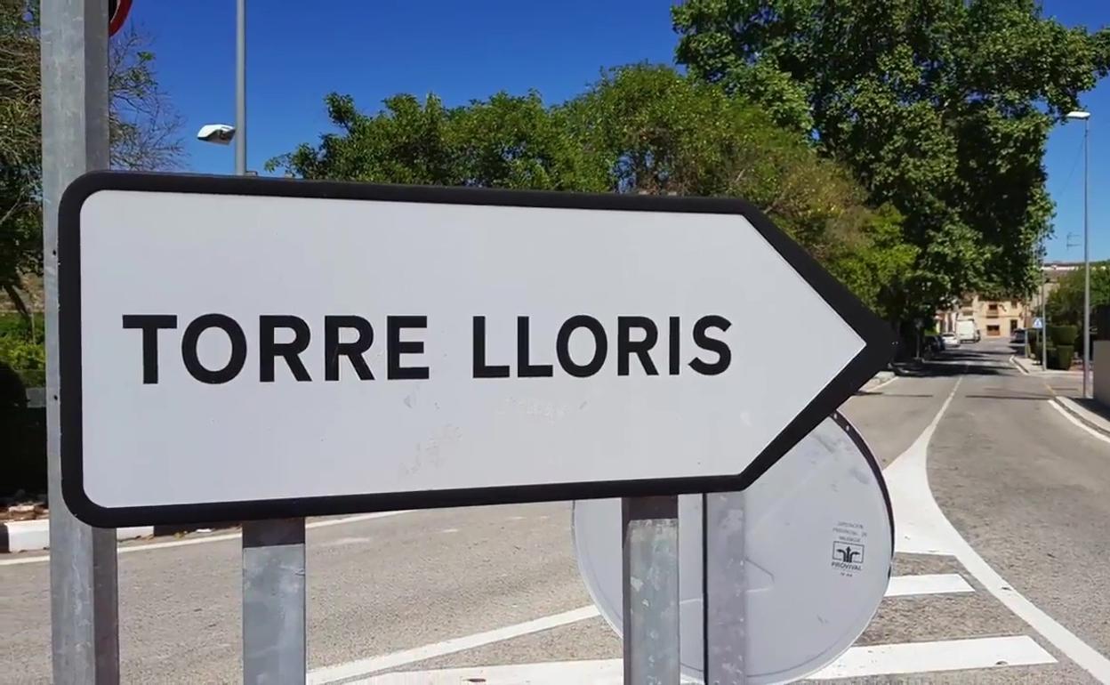 La primera ubicación estaba prevista a una parcela a la entrada de la población de Torre Lloris. 