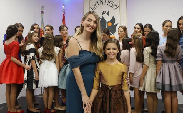 Laura Mengó y Paula Nieto, falleras mayores de Valencia 2023.