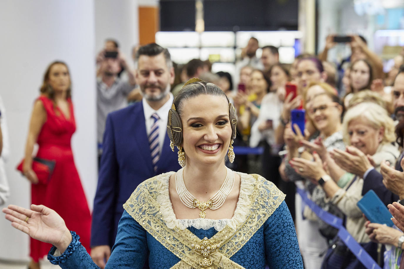 Fotos: Las falleras mayores de Valencia inaguran la exposición de bocetos de las fallas especiales de 2023