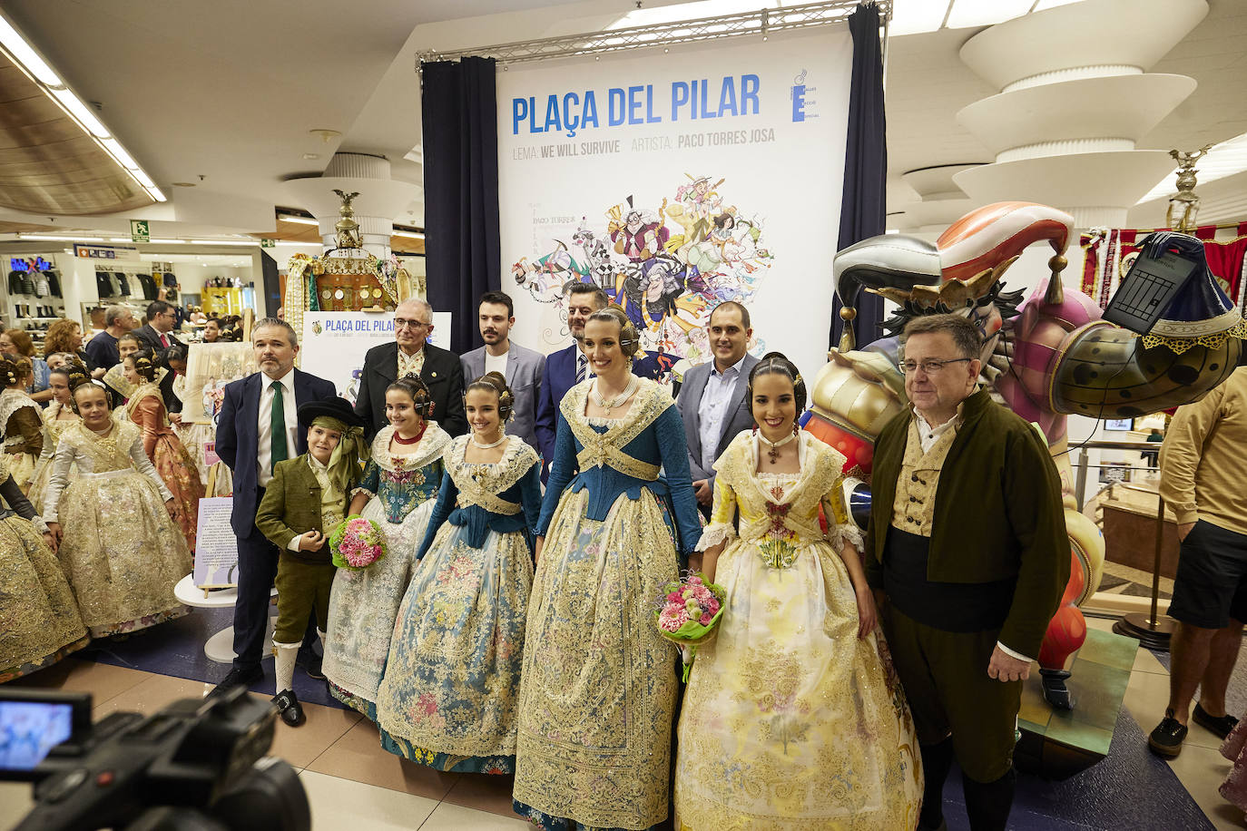 Fotos: Las falleras mayores de Valencia inaguran la exposición de bocetos de las fallas especiales de 2023