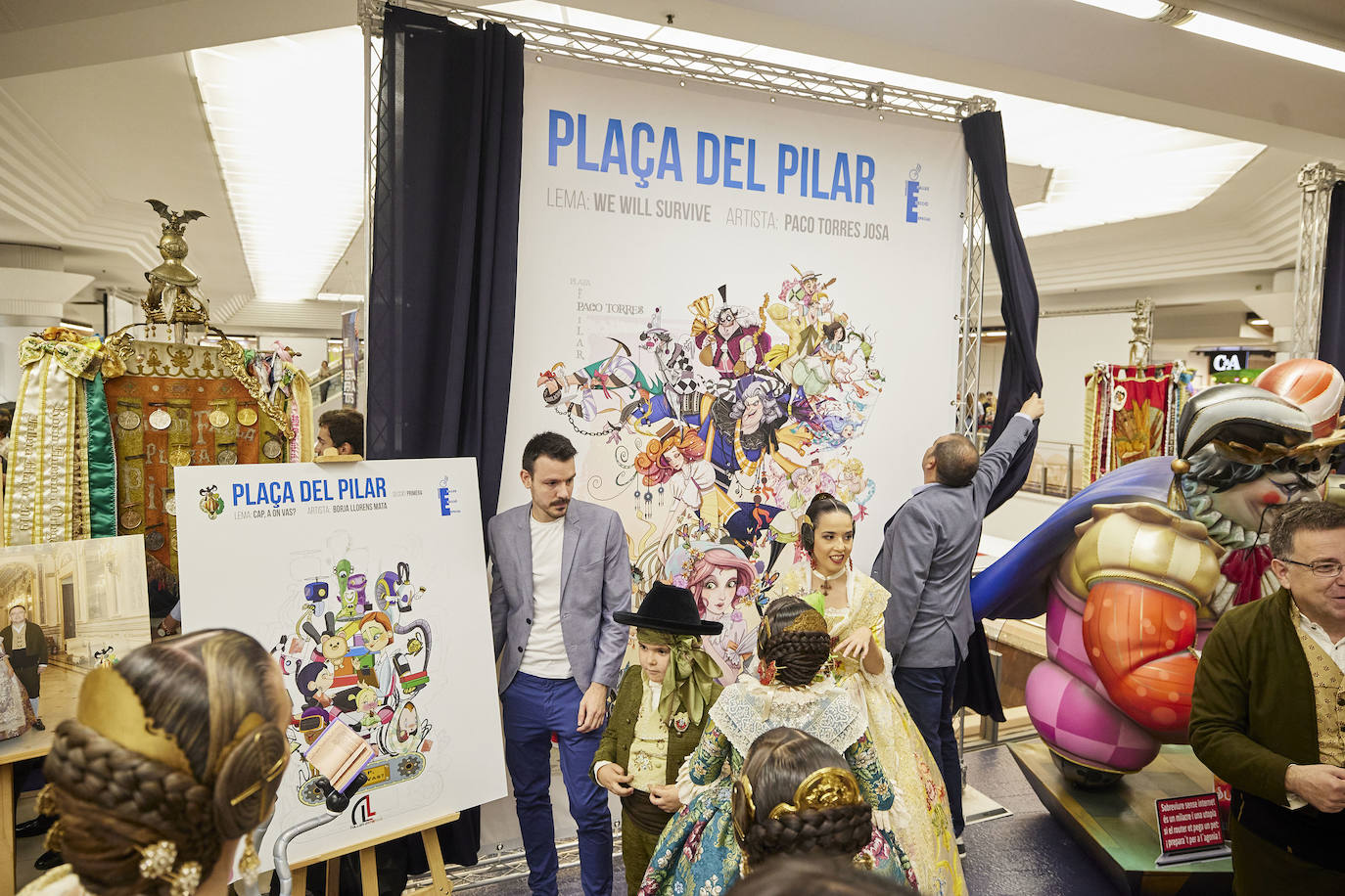 Fotos: Las falleras mayores de Valencia inaguran la exposición de bocetos de las fallas especiales de 2023