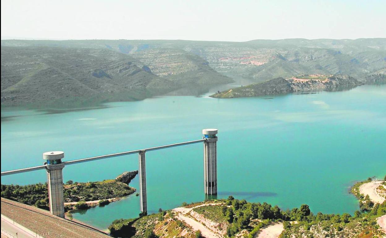 Vista de la actual presa de Tous. 