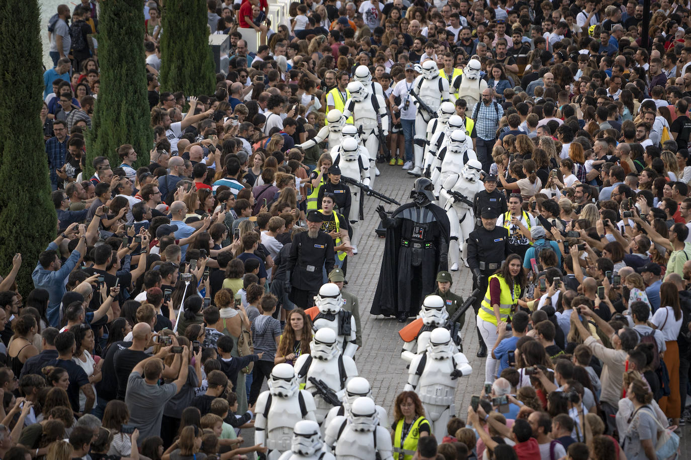 Fotos: Darth Vader llega a Valencia en el desfile de Star Wars