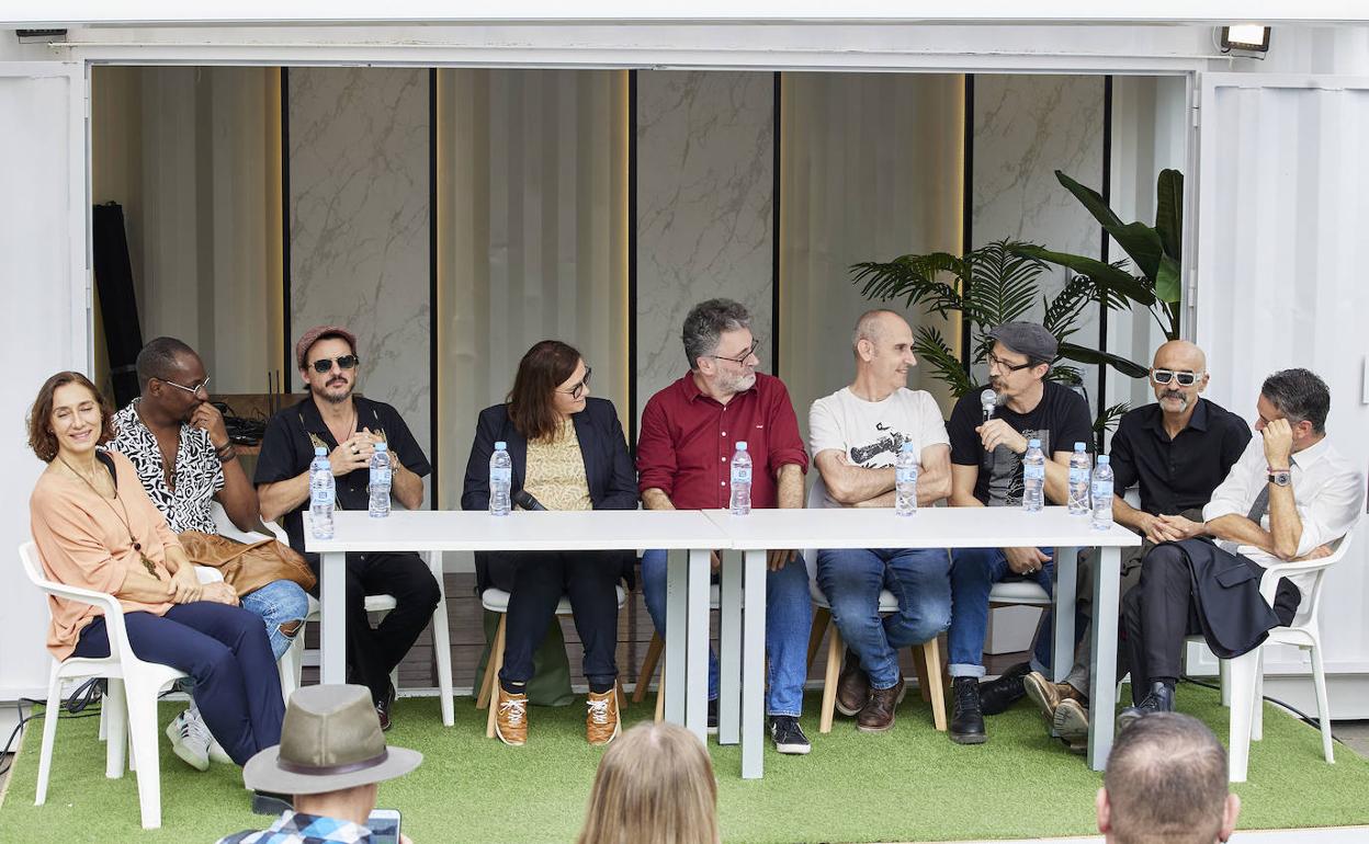 El equipo de la película, este domingo, en el Espai Mostra de Valencia. 