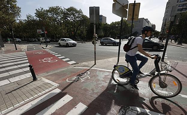El cruce del Clínico se cobra la sexta víctima tras el atropello mortal de una joven universitaria