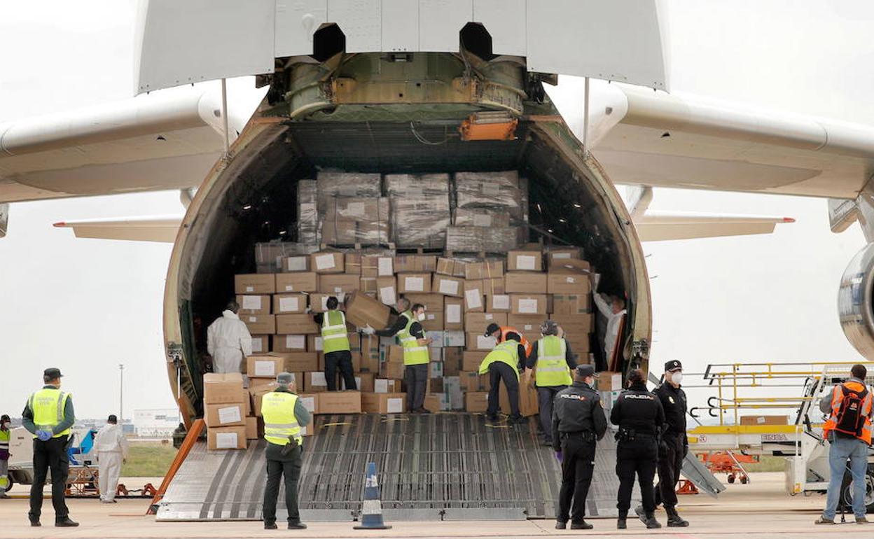 El avión con 65 toneladas de material sanitario que la Generalitat Valenciana compró a China.