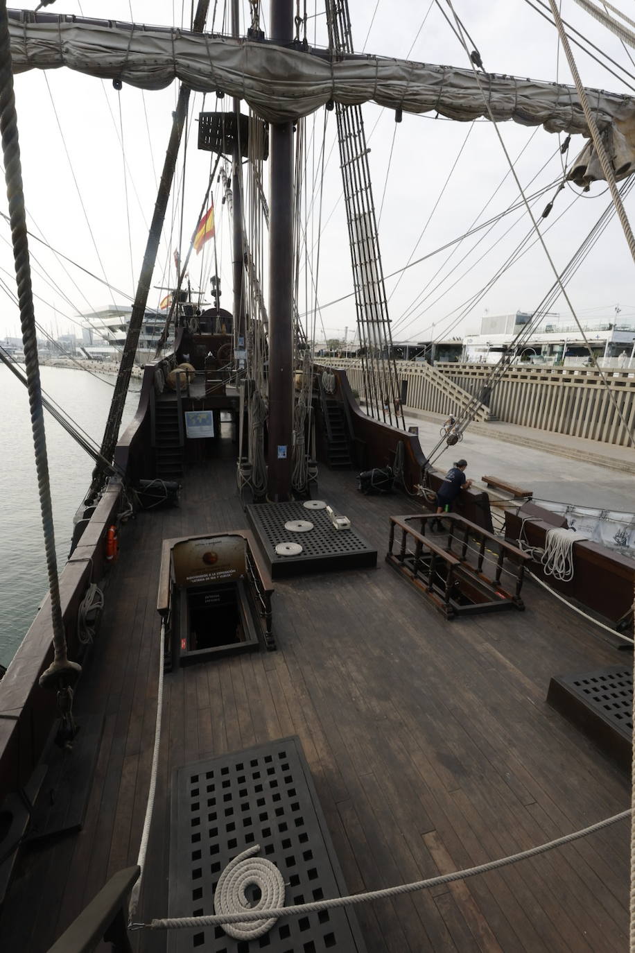 Fotos: La Nao Victoria, el Galeón Andalucía y el Pascual Flores atracan en Valencia