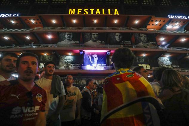 Fotos: Ambiente en Mestalla previo al partido entre el Valencia y el Barça