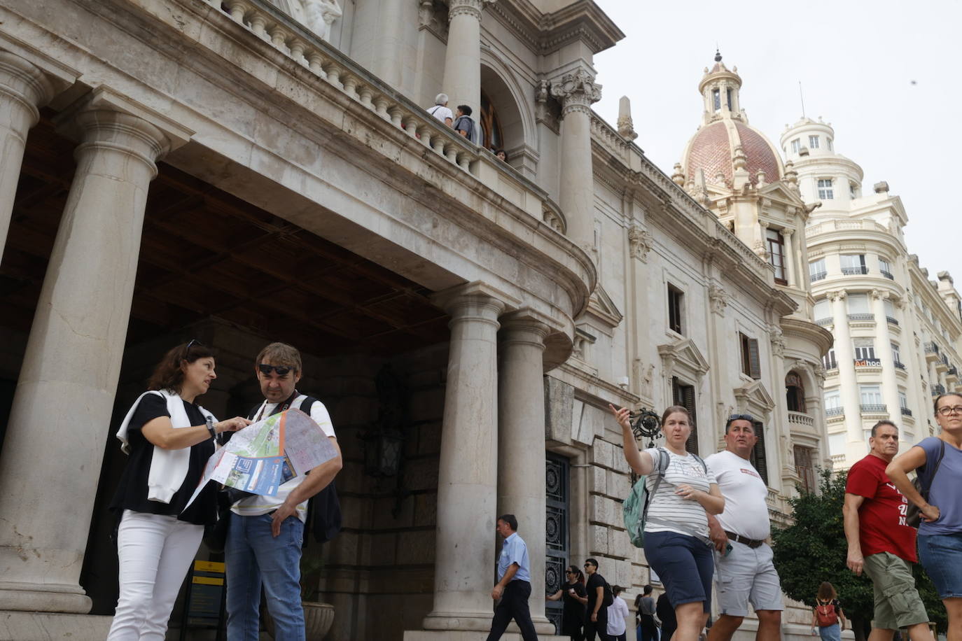 Fotos: Valencia se llena de gente a la espera de la noche de Halloween