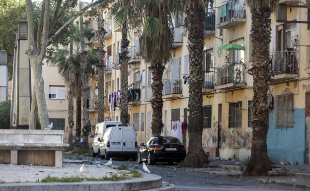 Plaza 7 de octubre, en las Casitas Rosa de la Malvarrosa. 