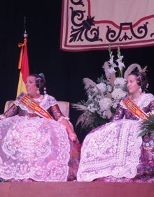 Imagen secundaria 2 - Las falleras mayores de Manises (arriba), Alaquàs (derecha) y Alfafar (izquierda). 