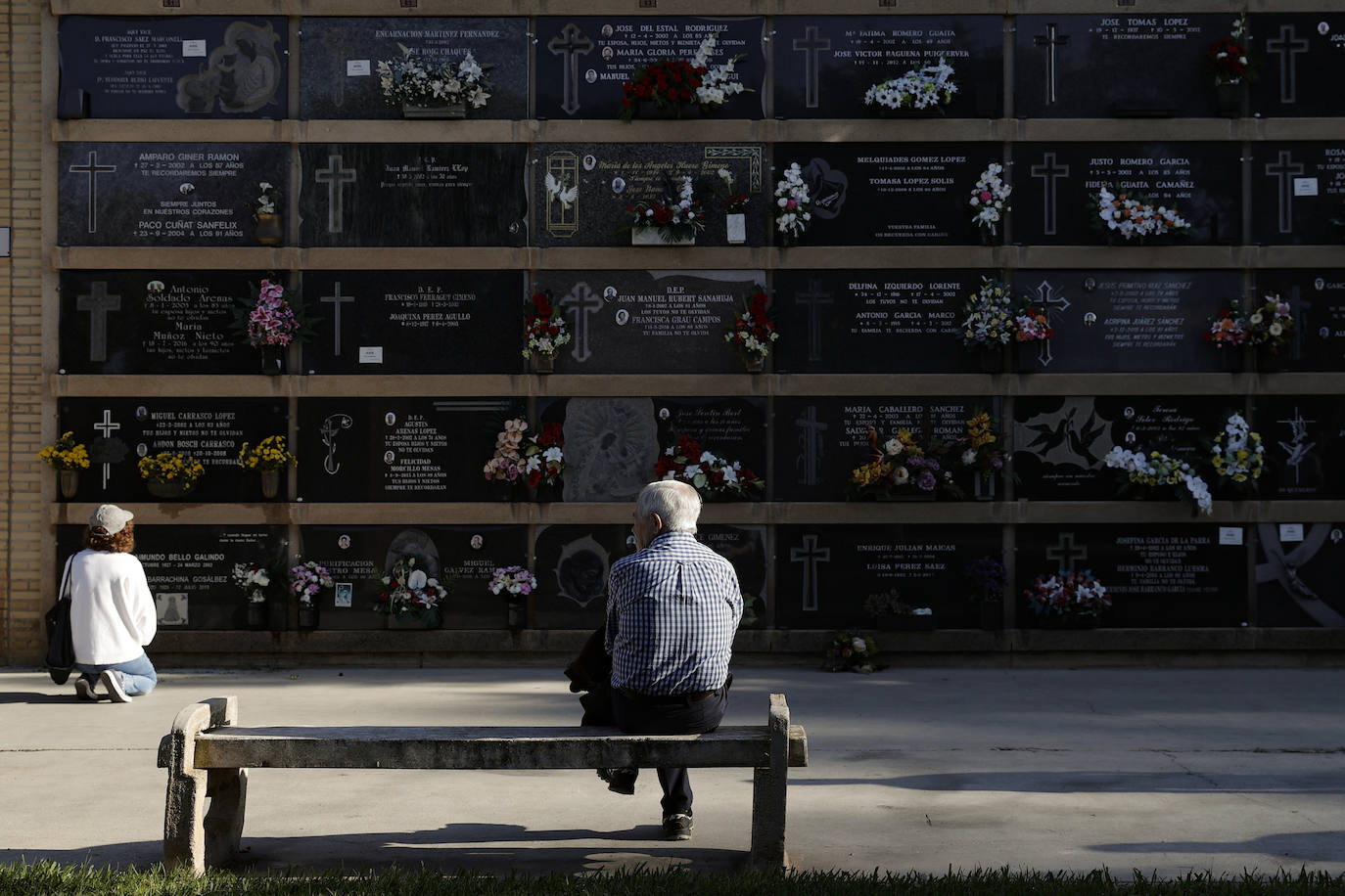 Fotos: Los visitantes del Cementerio General de Valencia en el Día de Todos los Santos