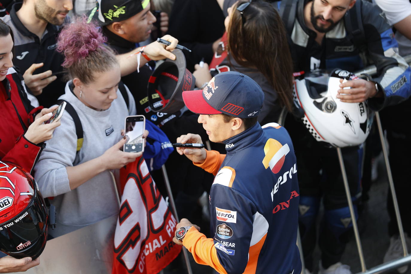 Fotos: El Ricardo Tormo vibra con un &#039;Pit Walk&#039; multitudinario