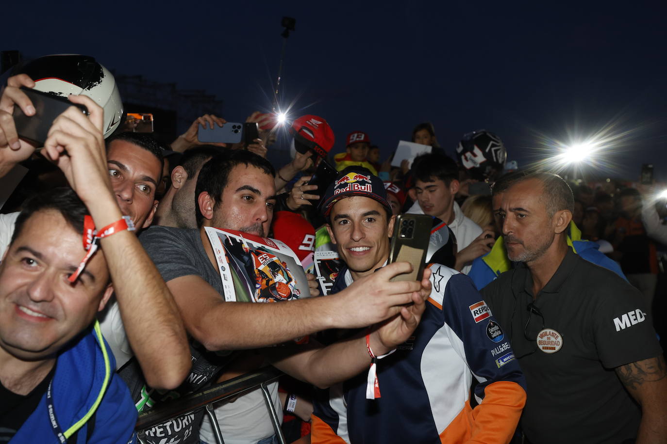 Fotos: El Ricardo Tormo vibra con un &#039;Pit Walk&#039; multitudinario