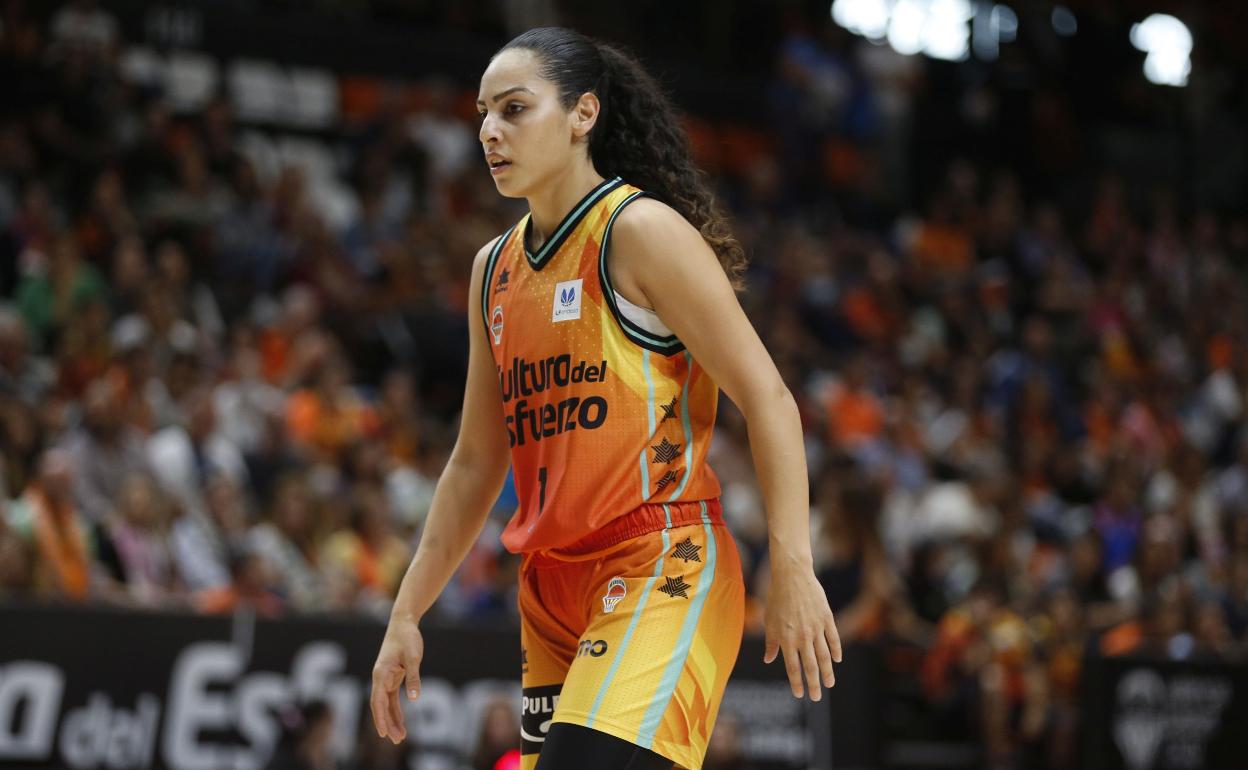 Christinaki, en un partido con el Valencia Basket 