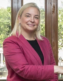 Imagen secundaria 2 - Arriba a la izquierda, Emi Boix, CEO de EMAC, junto a Amparo Navarro, de Velarte, y sus hermanas Nuria y Laura. Abajo, María José Félix, CEO de Helados Estiu y a la izquierda Gracia Burdeos, de SPB.