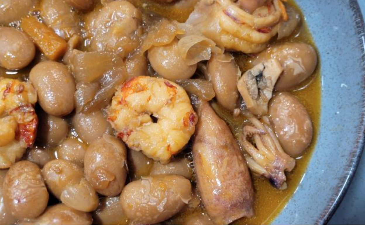 La receta del fin de semana: alubias del confit con gambas y calamar de playa