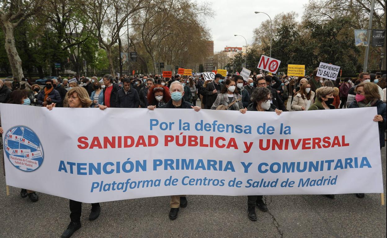 Una manifestación en Madrid, el pasado marzo, en defensa de la Sanidad pública. 