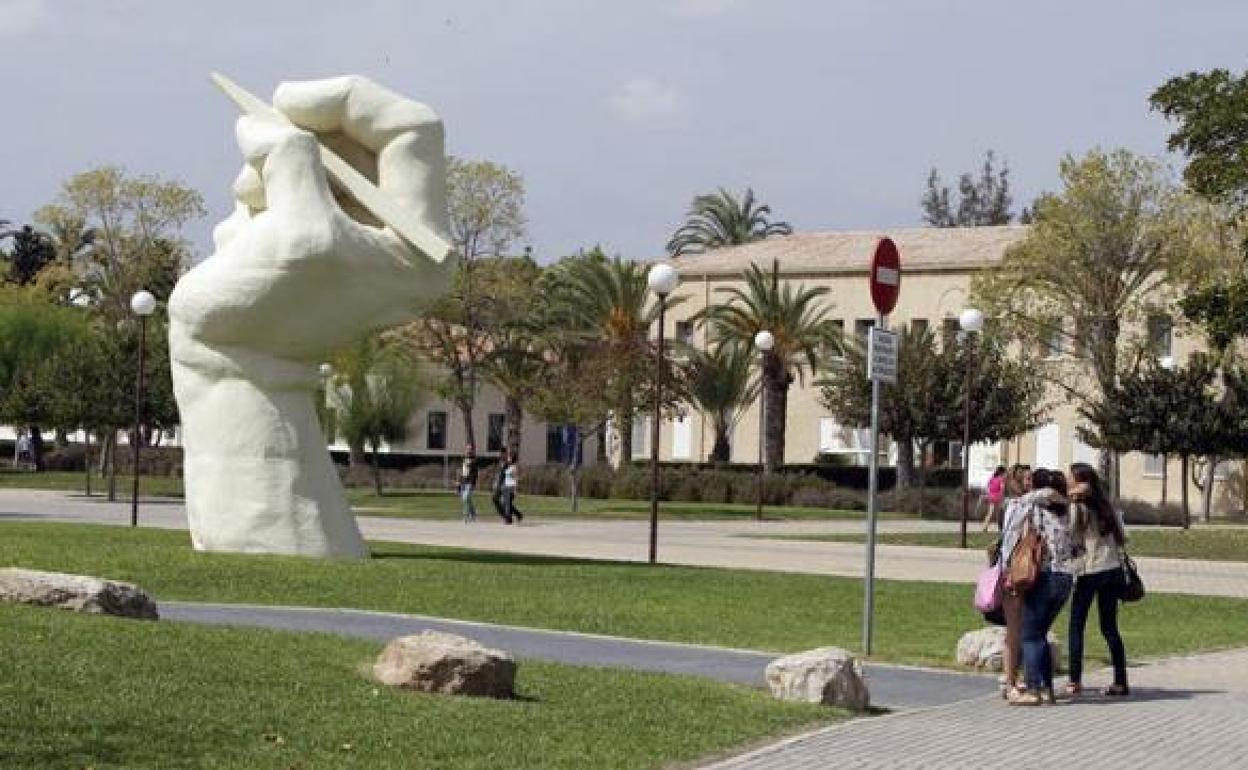 El título de Grado en Medicina se implantará en la Universidad de Alicante. 