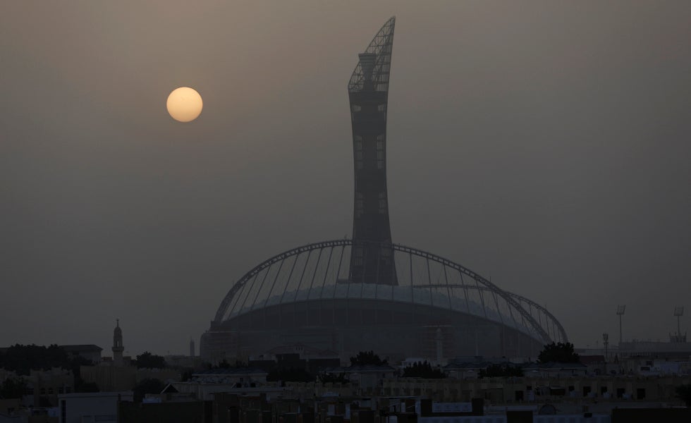 El estadio Khalifa, durante el atardecer del 9 de noviembre en Doha.