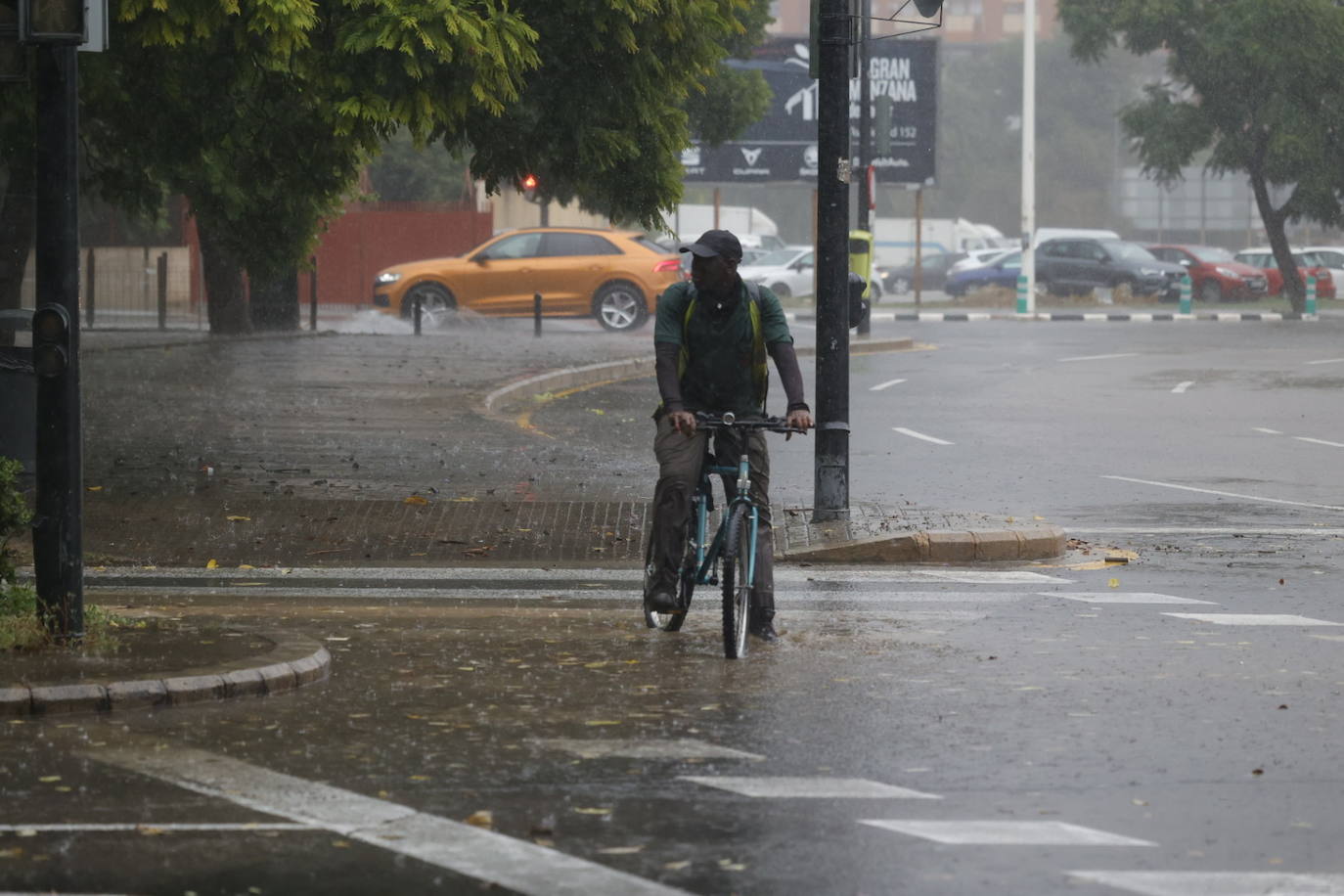 Fotos: Las tormentas torrenciales colapsan la Comunitat