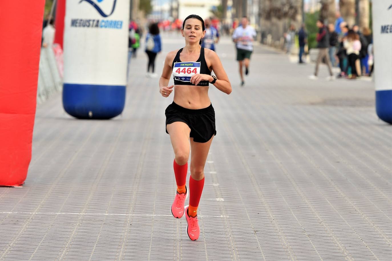 Fotos: Búscate en la llegada de la 15K y 7.5K Valencia Abierta al Mar 2022