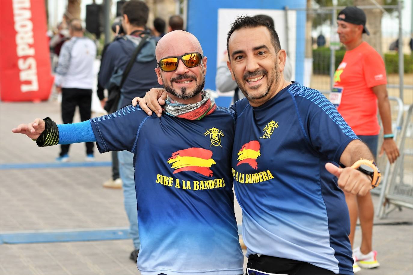 Fotos: Búscate en la llegada de la 15K y 7.5K Valencia Abierta al Mar 2022