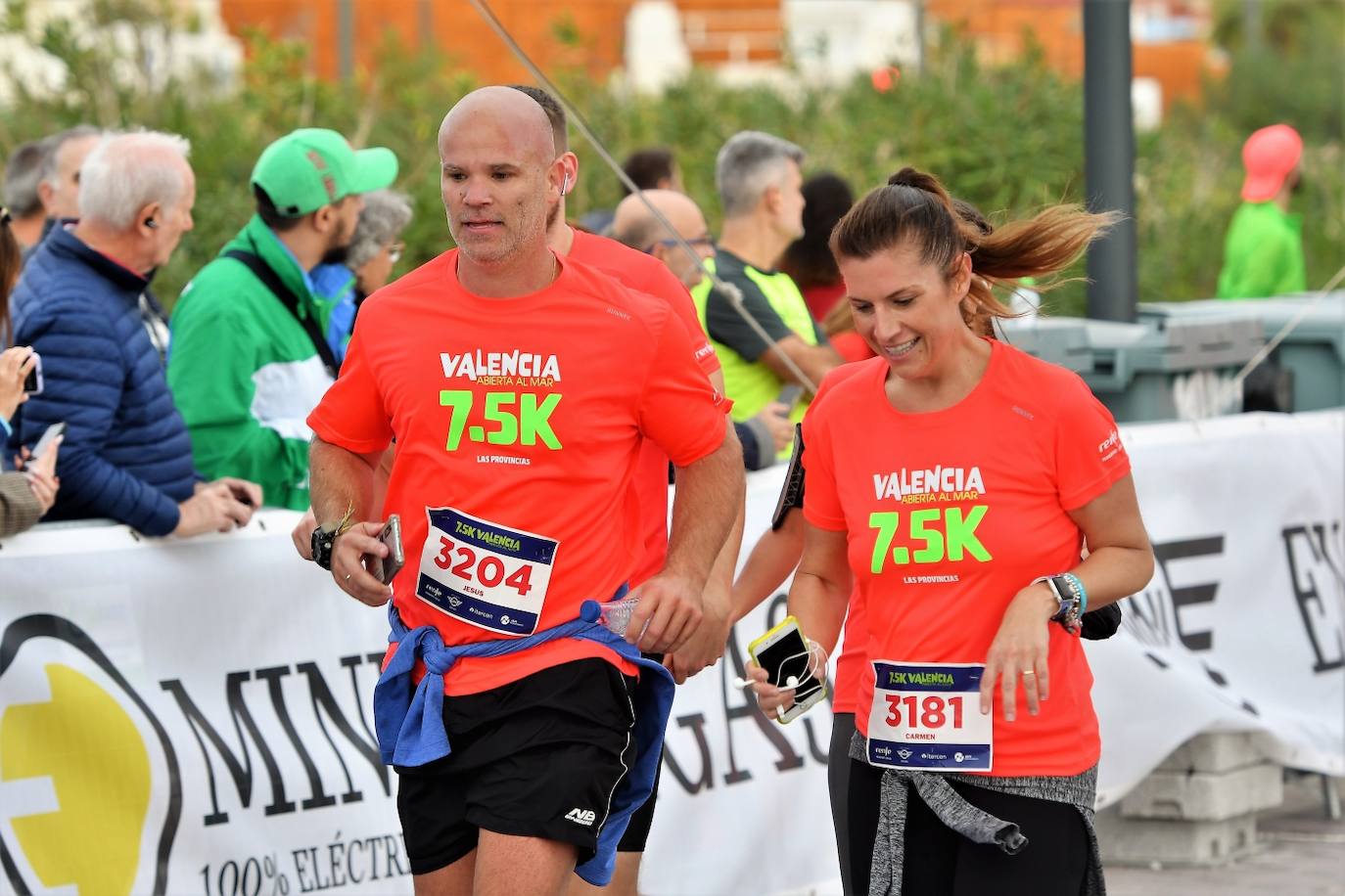 Fotos: Búscate en la llegada de la 15K y 7.5K Valencia Abierta al Mar 2022