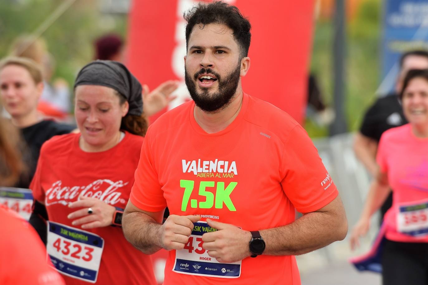 Fotos: Búscate en la llegada de la 15K y 7.5K Valencia Abierta al Mar 2022