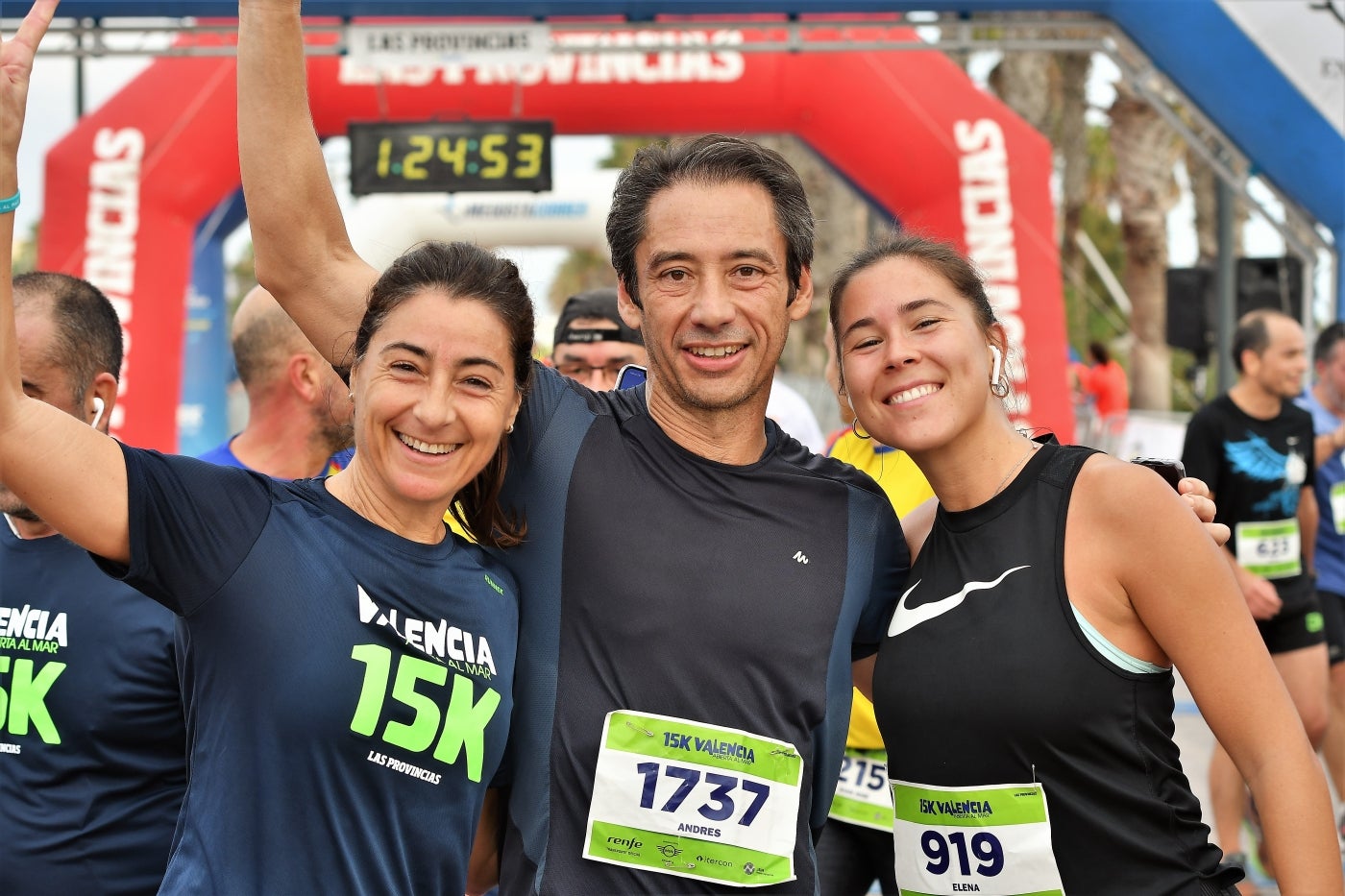 Fotos: Búscate en la llegada de la 15K y 7.5K Valencia Abierta al Mar 2022