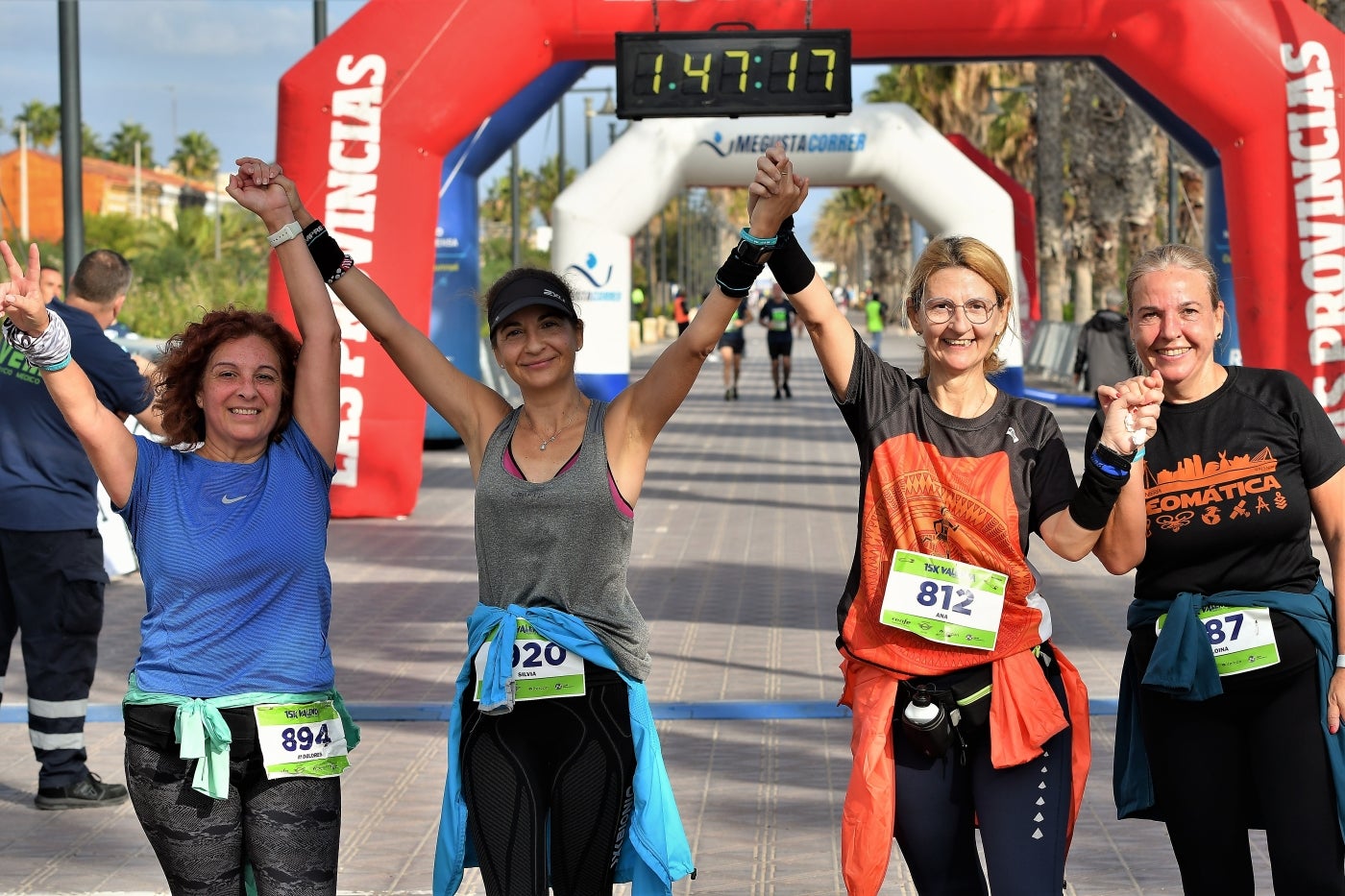 Fotos: Búscate en la llegada de la 15K y 7.5K Valencia Abierta al Mar 2022