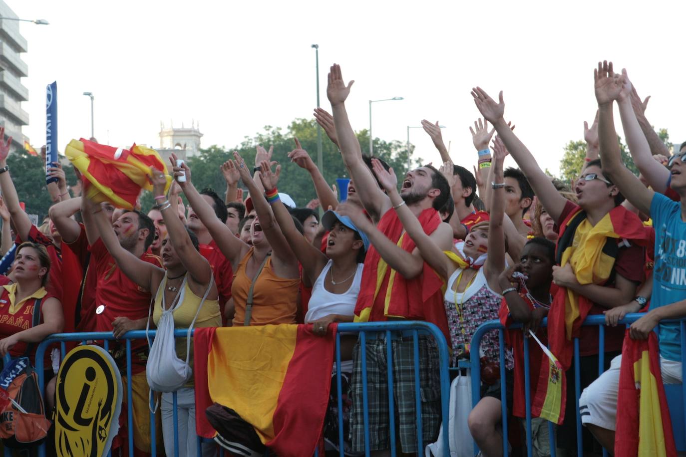 Aficionados españoles animando a la selección