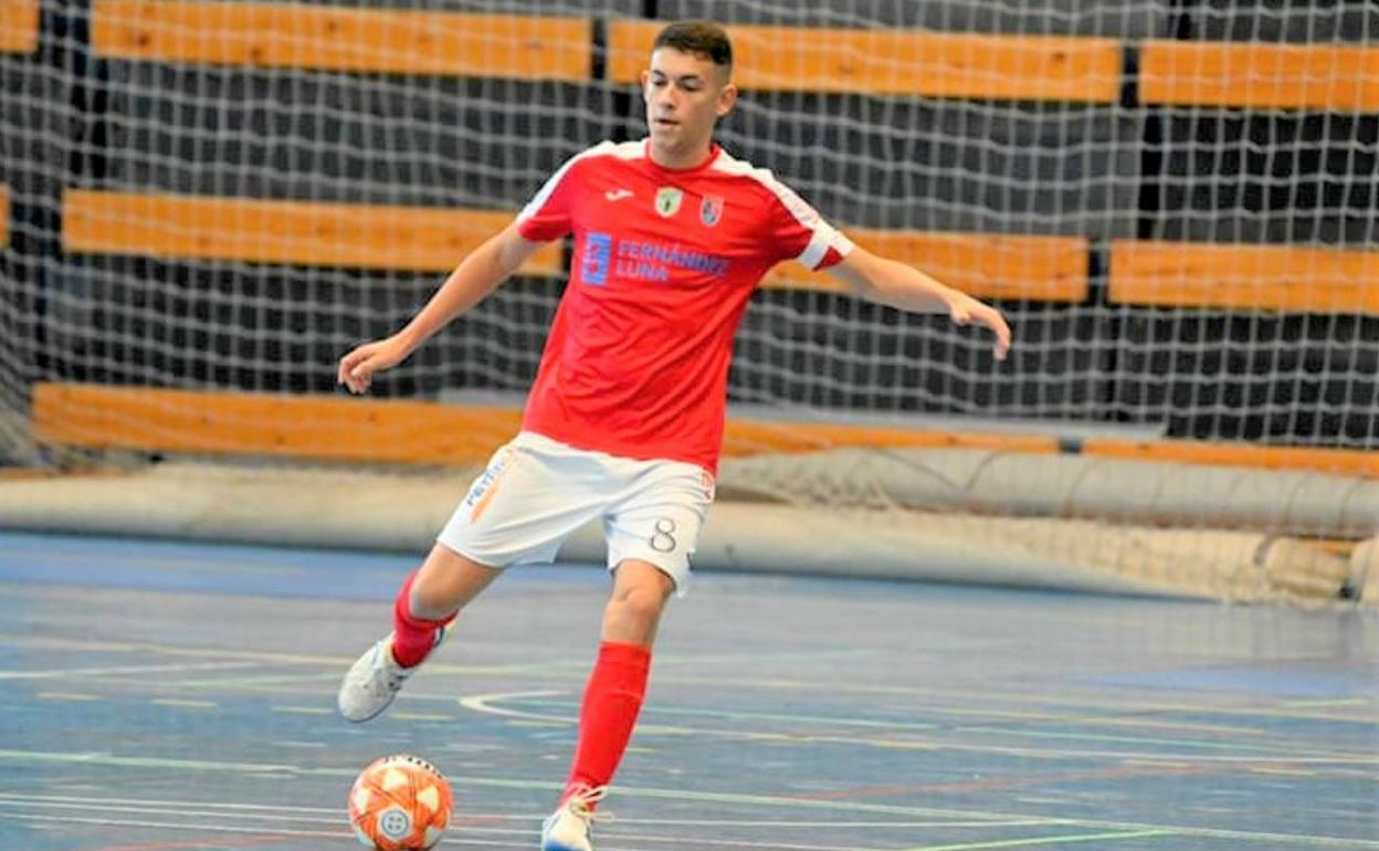 Adrián, autor del primer gol del Paidos en Alcantarilla. 